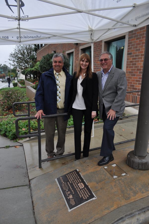 Cheeseburger plaque unveil January 2017